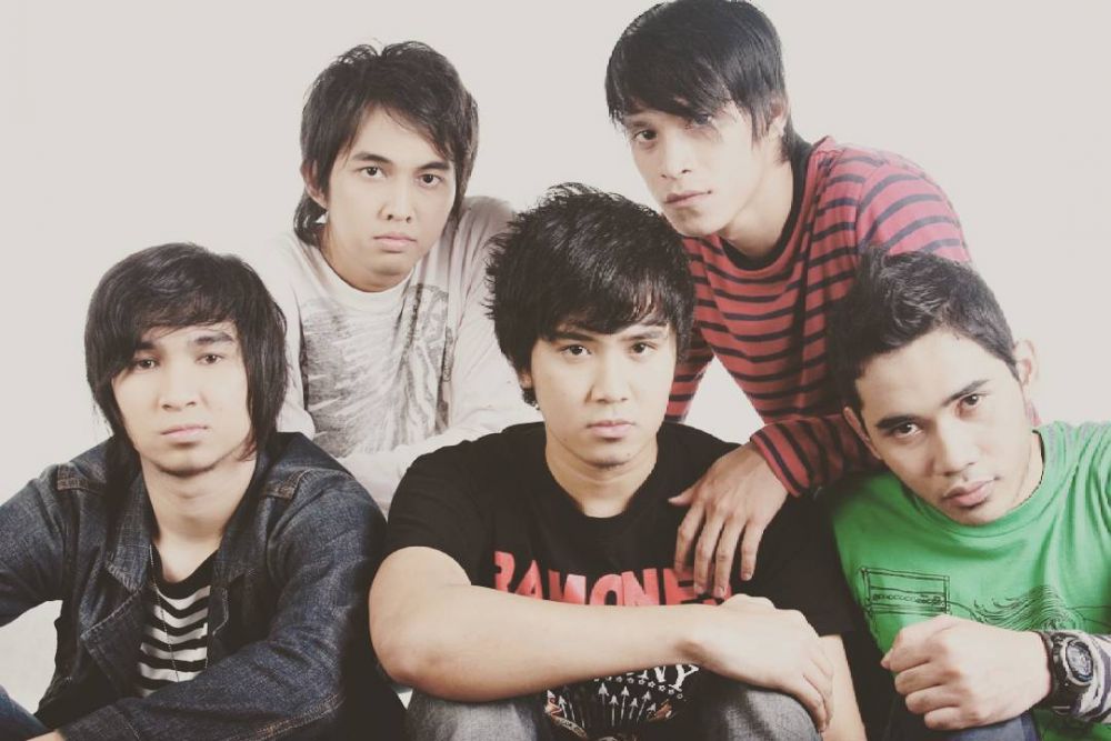 11 Potret Perjalanan Karier Naga bersama LYLA Band yang Bikin Kangen