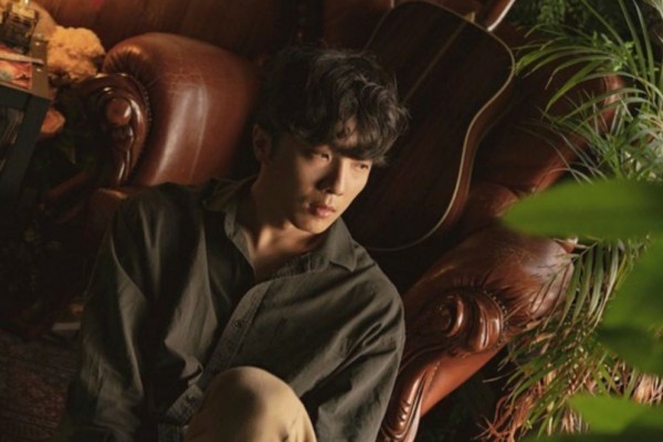 10 Potret Jukjae, Gitaris Menawan Korea yang Sedang Naik Daun