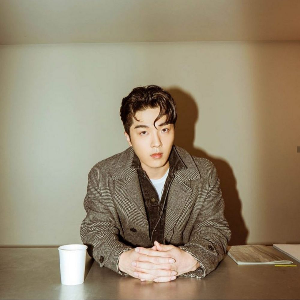 10 Potret Jukjae, Gitaris Menawan Korea yang Sedang Naik Daun