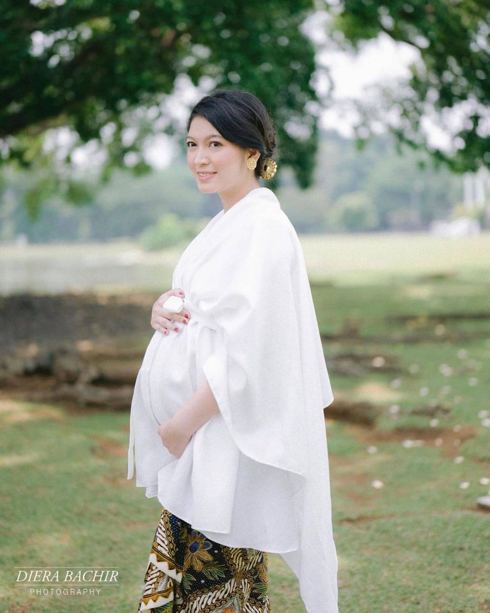 9 Ide Maternity Shoot Ala Para Artis, Suka Yang Mana?