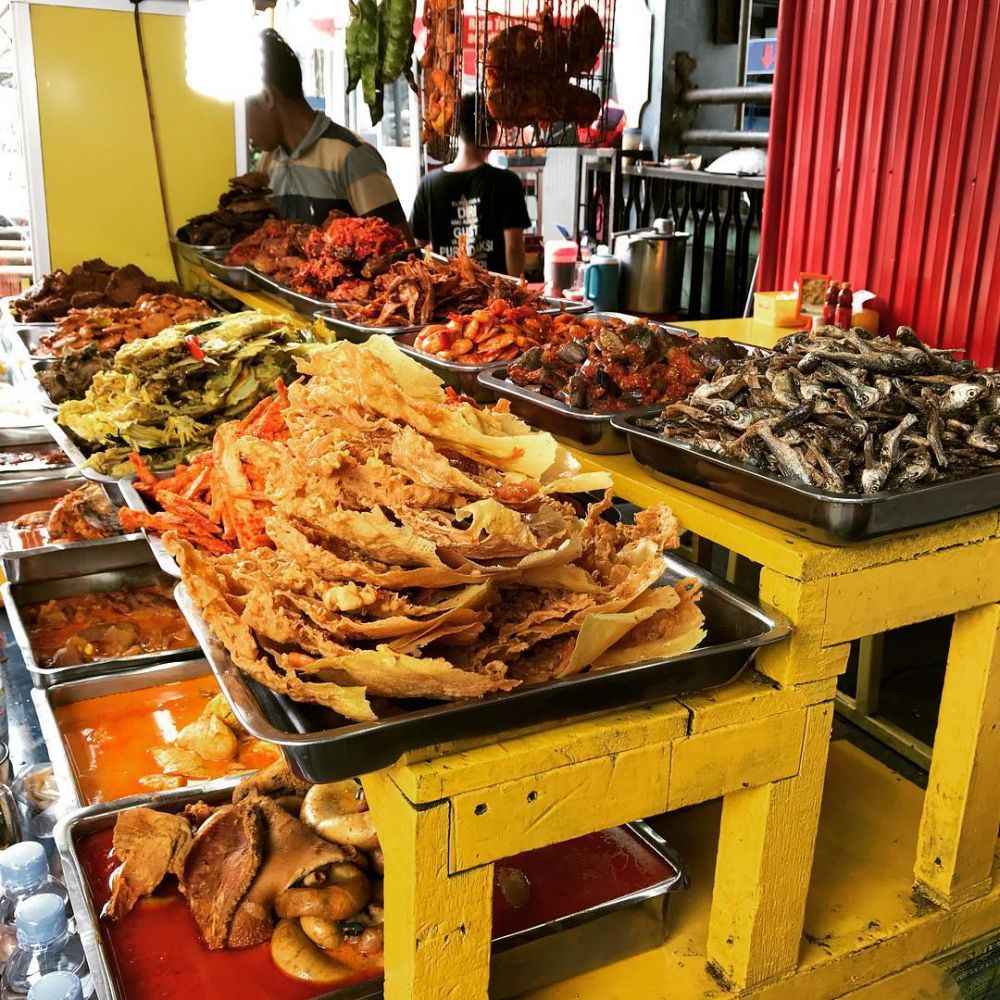 8 Tempat Makan Nasi Nusantara di Jakarta yang Bikin Perut Kenyang