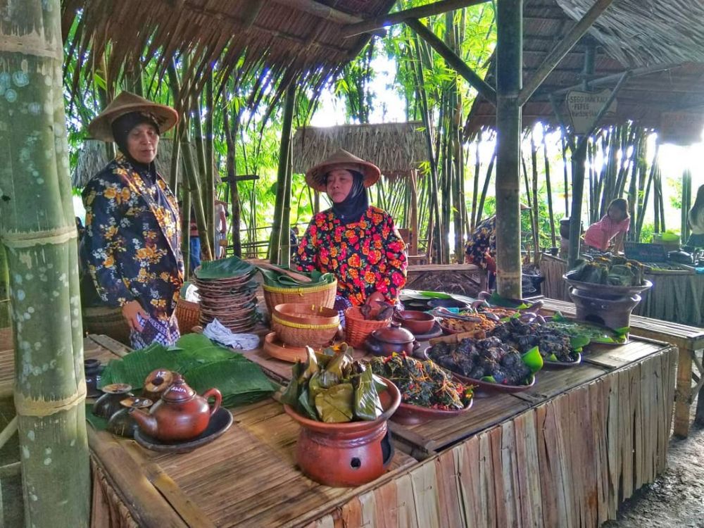 8 Pasar di Jawa Tengah yang Asyik Dijadikan Spot Kuliner, Bikin Kalap!