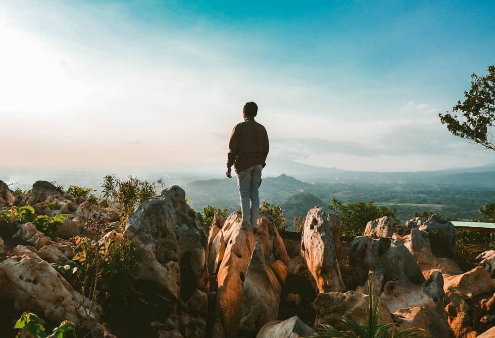 Menyejukkan Ini Rekomendasi 5 Wisata Bernuansa Perbukitan