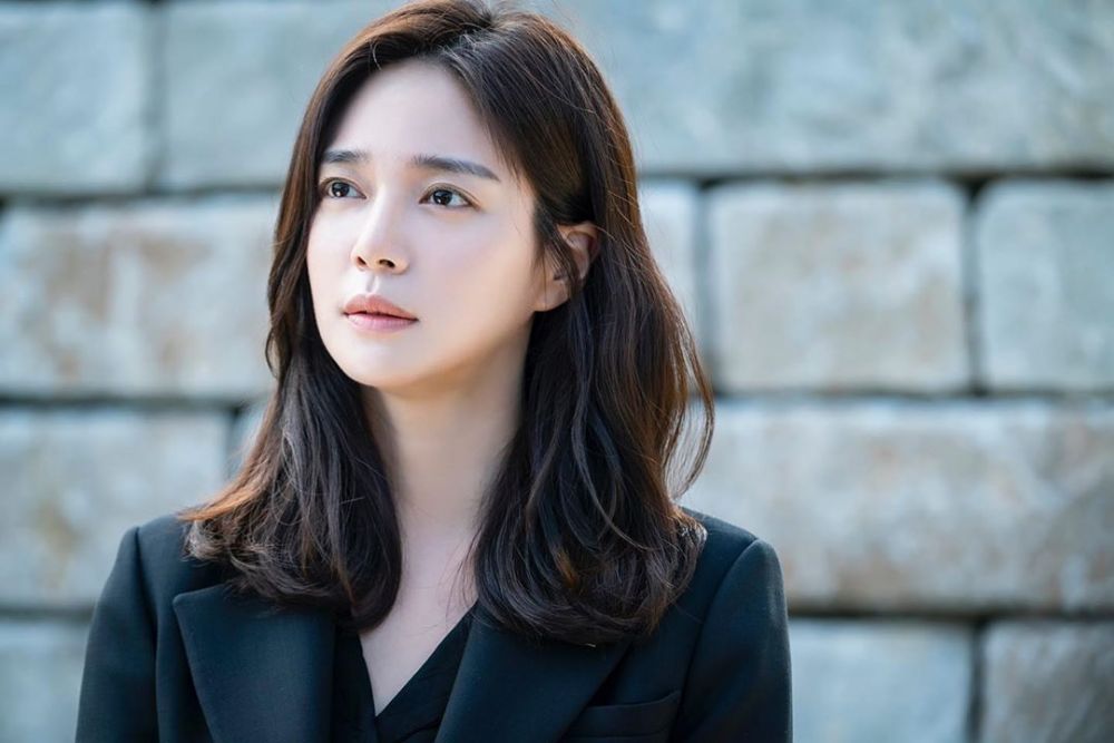 10 Potret Lee Elijah yang Comeback di Drama Baru, Jadi Reporter!