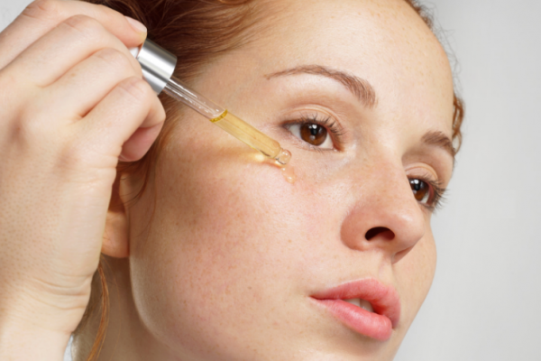 6 Manfaat Face Oil bagi Kulit Berminyak dan Berjerawat