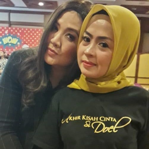 10 Potret Maryati, Pemeran Munaroh 'Si Doel' yang Makin Kinclong!