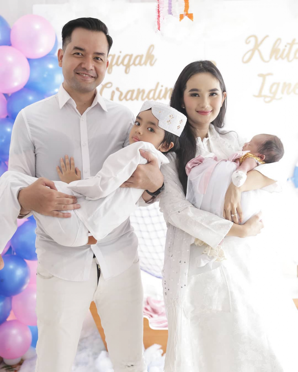 Mama Muda, 10 Potret Manis Kedekatan Faby Marcelia dan Kedua Anaknya