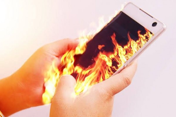 5 Tips Jitu Mengatasi Smartphone yang Sering Panas