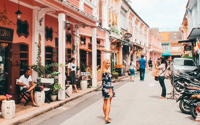 5 Hal Seru di Kota Tua Phuket, Thailand yang Bikin Betah Jalan-jalan