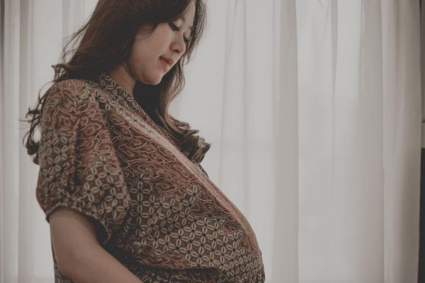 10 Selebriti yang Abadikan Momen Kelahiran Buah Hati Lewat Video