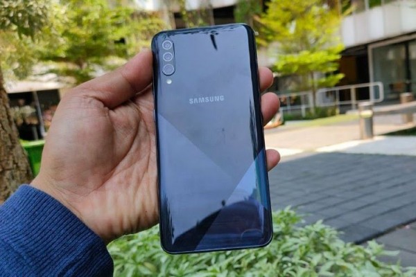 5 Rekomendasi HP Kekinian dengan ROM 64GB, Lebih Tangguh!