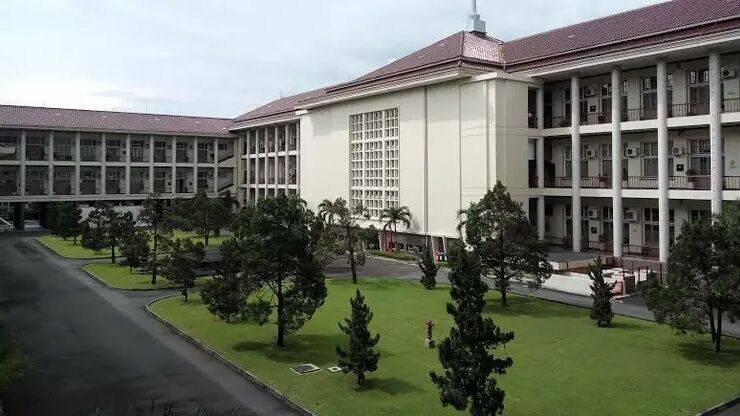 Daftar Universitas Terbaik Di Jawa Barat - Delinewstv