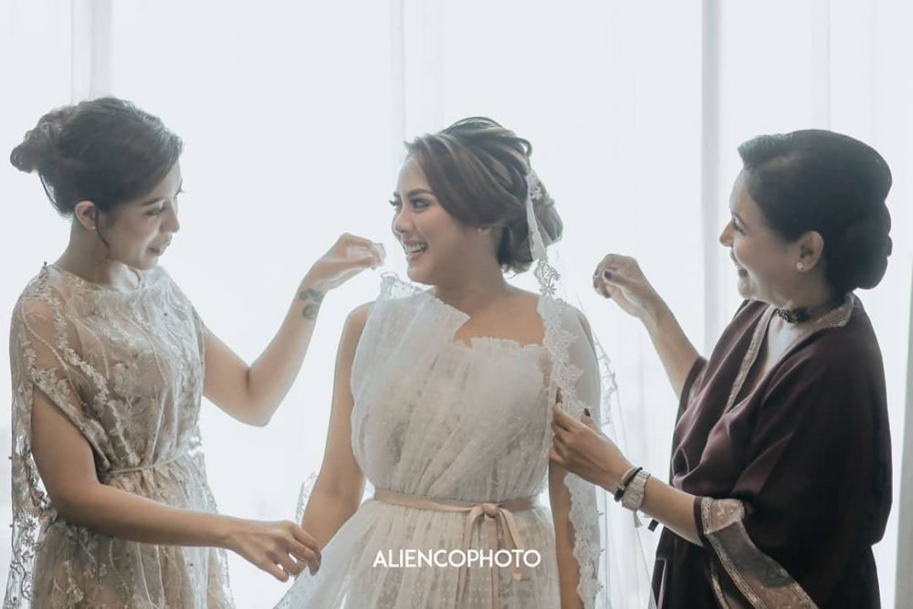 Gelar Private Wedding, 9 Potret Nabila Faisal Istri Marcell Darwin