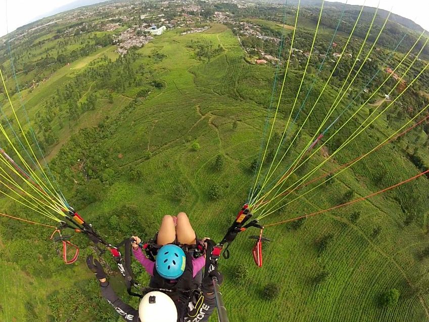 6 Lokasi Wisata di Indonesia untuk Kamu Pencinta Olahraga Ekstrem