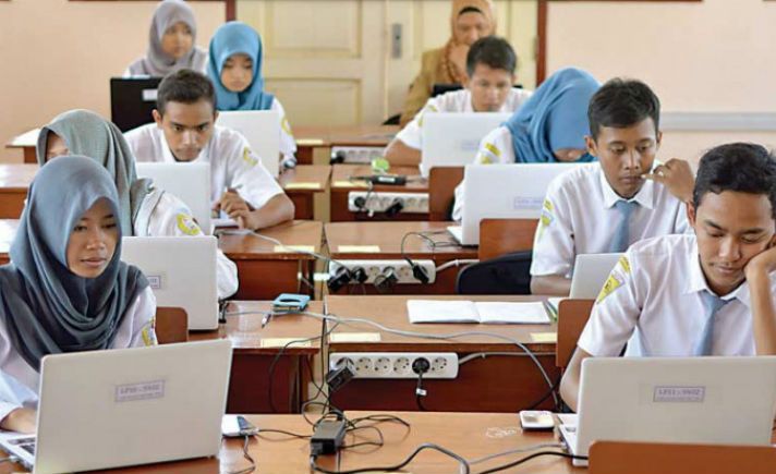 UN Ditiadakan, Siswa di Semarang Jalani Ujian Sekolah via Online