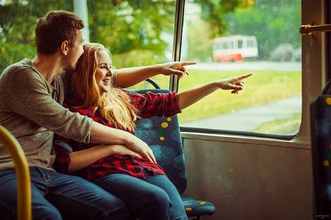 7 Hal yang Sering Dilakukan Orang Mager Saat Traveling, Kamu Juga?