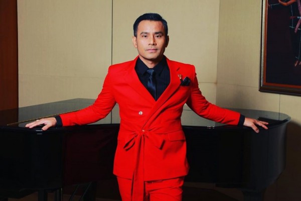 Berdarah Batak, Pesona 11 Artis Pria Ini Sukses Bikin Hati Meleleh