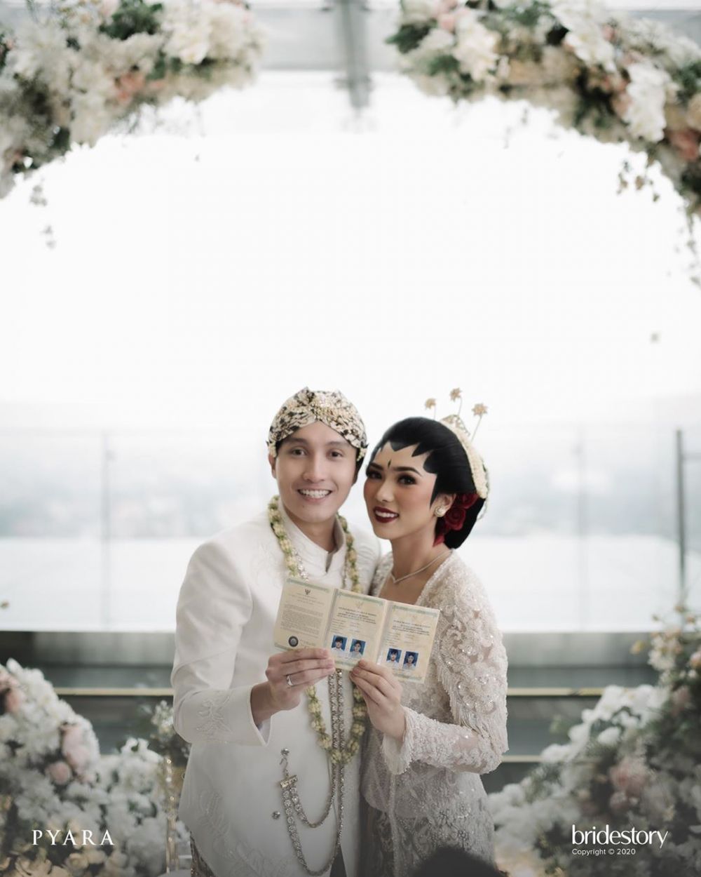 Resmi Jadi Suami & Istri, 6 Pasangan Artis yang Menikah di Awal 2020 dilansir dari idntimes.