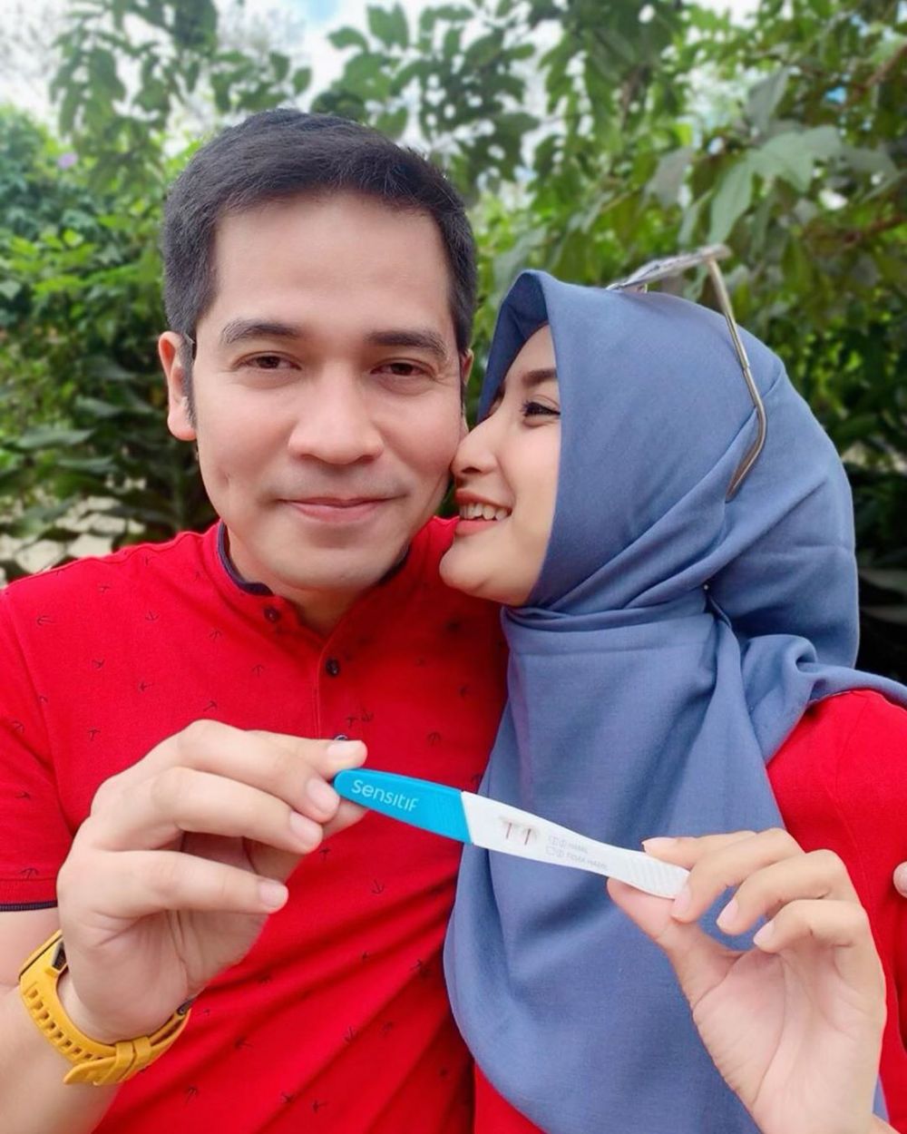 4 Tahun Tunggu Momongan, Ini 10 Potret Manis Ricky Perdana dan Istri