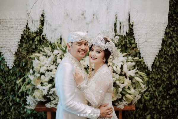Mewah dan Romantis , 10 Momen Manis Tiwi eks T2 dan Arsyad