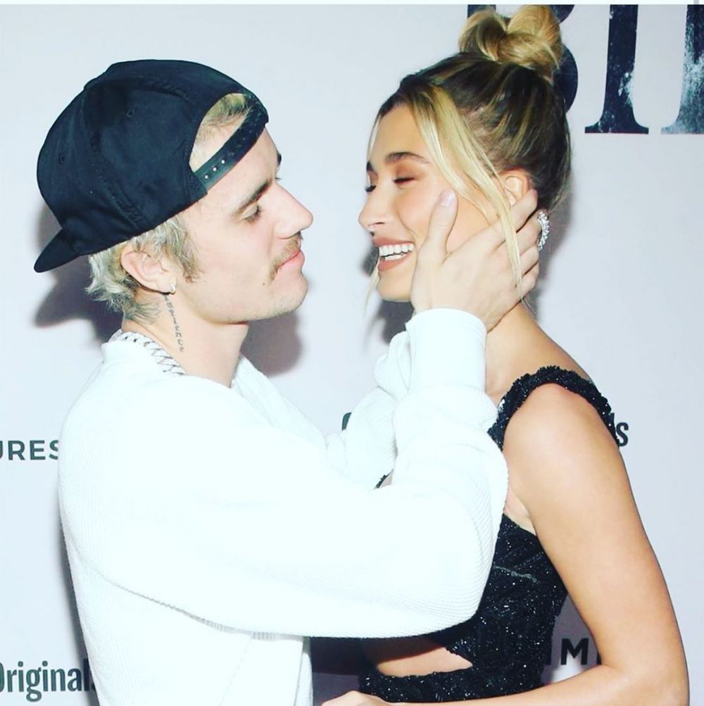 Menikah di Usia Muda, Ini 10 Potret Justin & Hailey yang Kian Mesra