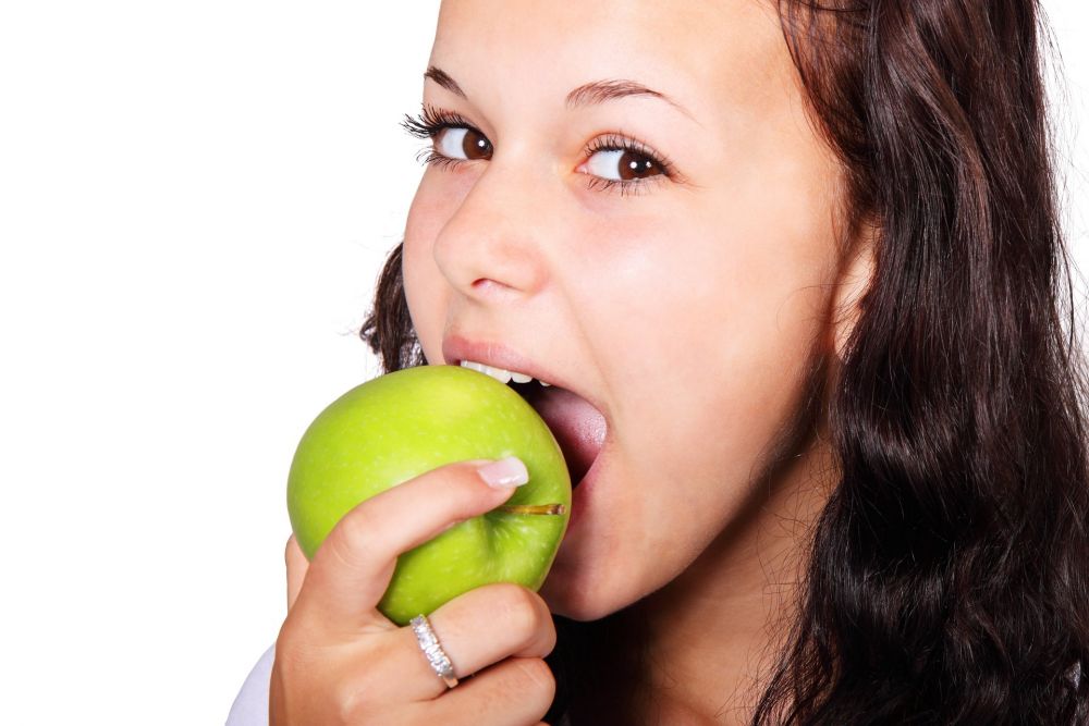 6 Fakta Buah Apel: Nutrisi, Manfaat, dan Potensi Dampak Buruknya