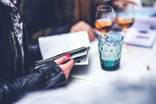 5 Tips Melarikan Diri dari Acara Kencan Buta yang Membosankan