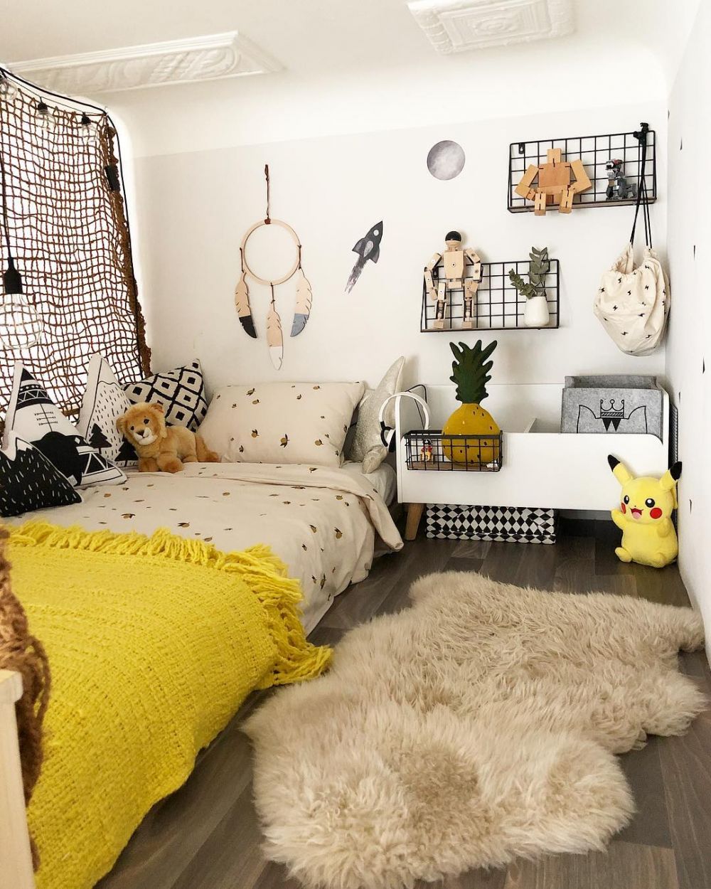 9 Desain Kamar Colorful Yang Gak Bikin Risi Idaman Banget