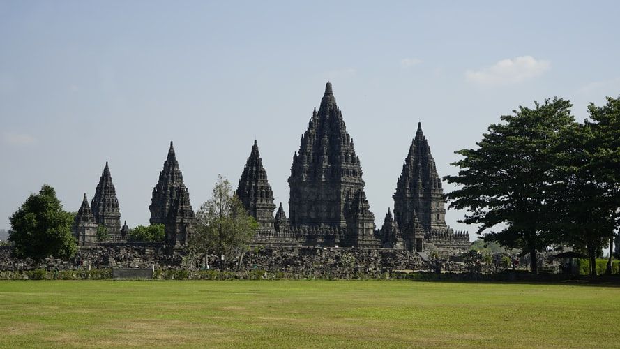 Area Kunjungan Candi Prambanan, Borobudur, dan Boko Mulai Dibatasi  