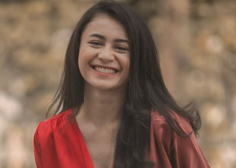 10 Potret Manis Sintya Marisca, Cewek Tomboi Yang Suka Joget!