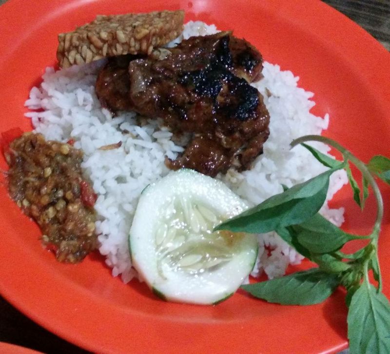 5 Rekomendasi Nasi Uduk Terenak di Kota Malang, Awas Ketagihan Ya!