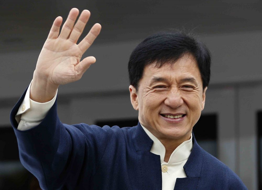 Jackie Chan Dikabarkan Tertular Virus Corona Usai Pesta-pesta