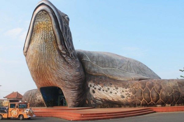 7 Fakta Seru Wisata Pantai Kartini Jepara, Rute, Harga Tiket Masuk