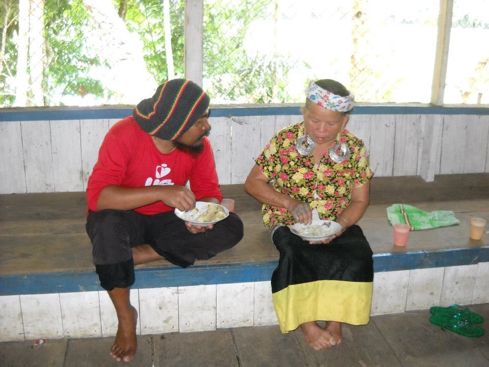 Sekelumit Cerita dari Mahakam Tato  dan Telinga Panjang 