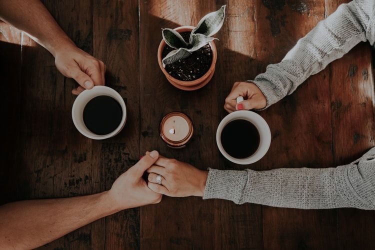 5 Alasan Kamu Perlu Tahu Mantan dari Pasanganmu, Tanyakan Langsung!