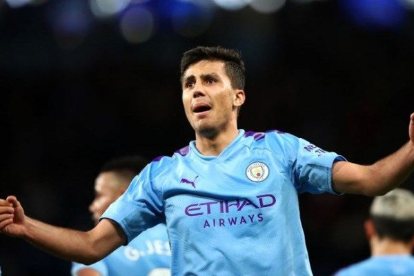 Menang dari West Ham, City Berhasil Menjaga Jarak dari Leicester