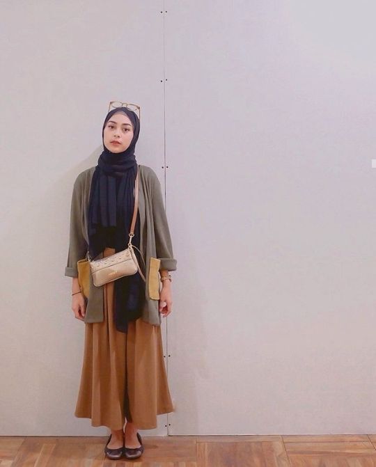 12 OOTD Simple Dianty Annisa untuk Hangout sampai Kuliah!