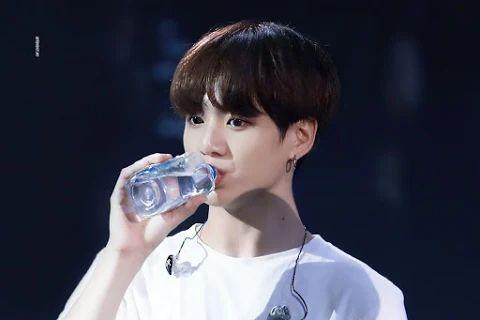 10 Kebiasaan Lucu si Maknae Jungkook BTS yang Bikin Geregetan