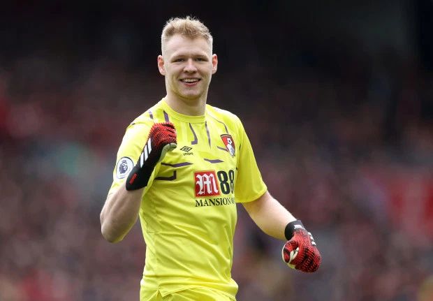 Kiper Bournemouth Aaron Ramsdale Diincar Dua Klub London [ 431 x 620 Pixel ]