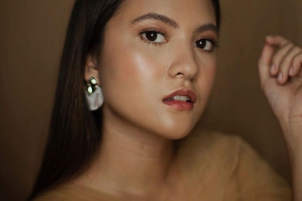6 Momen Haru Artis Indonesia Saat Dibaptis Terbaru Marsha Aruan