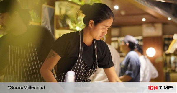 Geluti dunia kuliner, 10 potret serius renatta moeloek saat di dapur