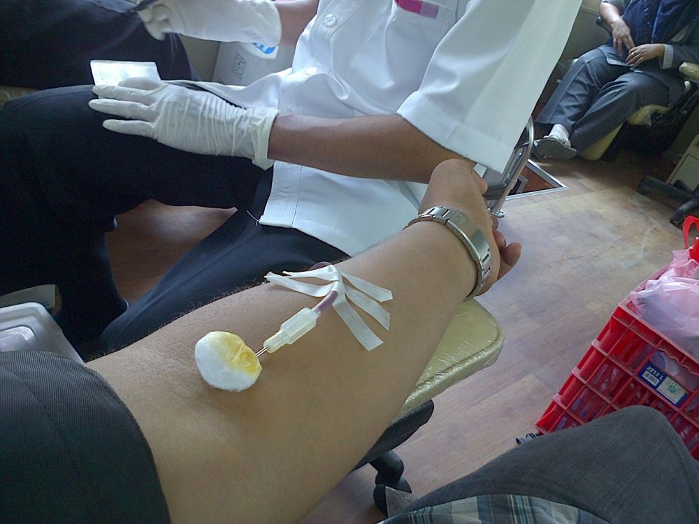 Akibat COVID-19, Stok Darah di PMI Surabaya Turun