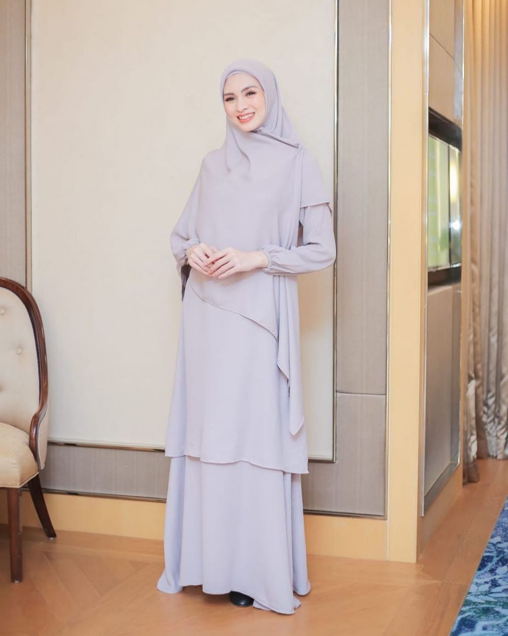 10 Inspirasi Dress Hijab Yang Elegan Donita, Cocok Untuk Kondangan!