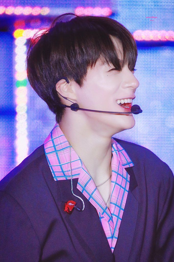 10 Potret Eye Smile Jeno NCT Dream yang Menggemaskan