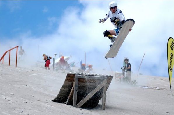 5 Tempat Terbaik di Dunia untuk Bermain Sandboarding, Tertarik?