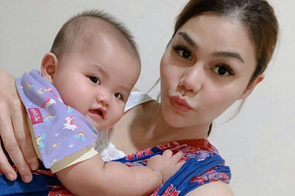 Sudah Jadi Ibu, Ini 10 Potret DJ Katty Butterfly Momong Baby Katherine