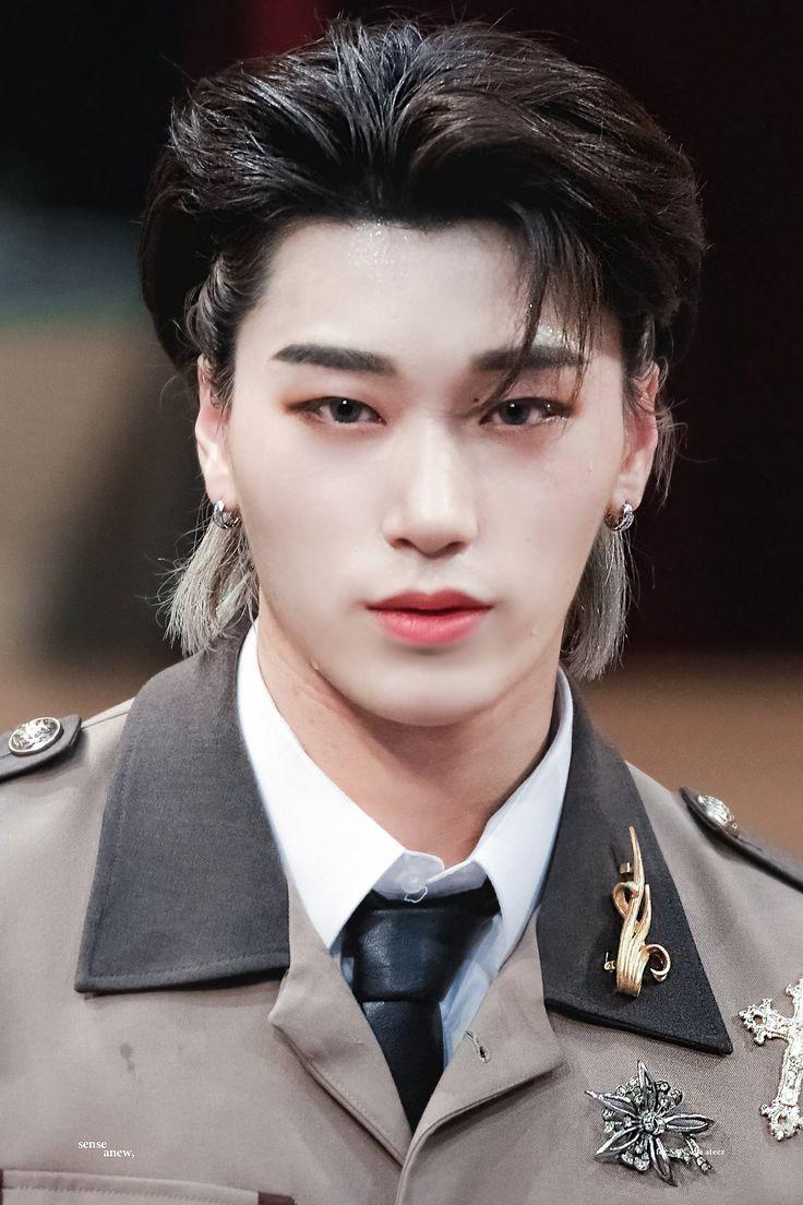 10 Potret Memesona Choi San, Lead Vocalist ATEEZ Bersuara Lembut