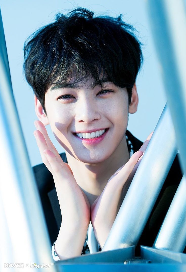 10 Potret Menggemaskan Eye Smile Cha Eun Woo ASTRO Awas Kepincut