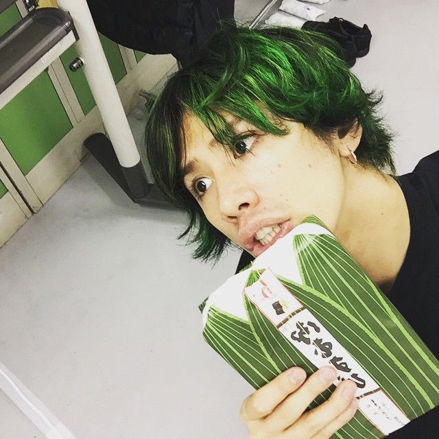 Tampil Makin Keren 10 Gaya Rambut Ala Taka ONE OK ROCK