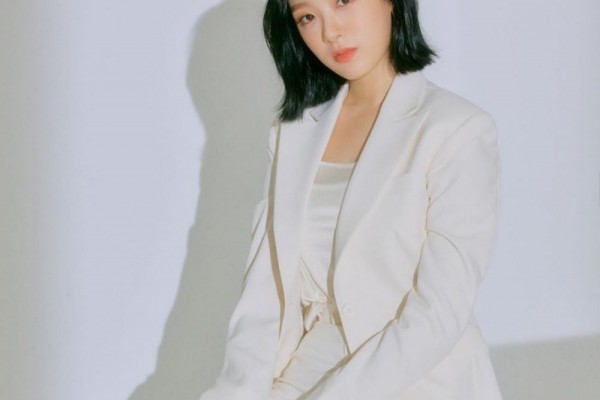 10 Potret Memesona Jinsol April yang Terlihat Makin Dewasa